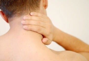 Osteokondrosiaren mina tratatzea Novocaine Blockade-rekin kentzen da